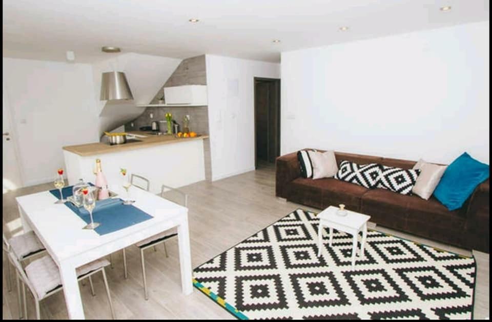 Sustina Apartment Tribalj Екстериор снимка
